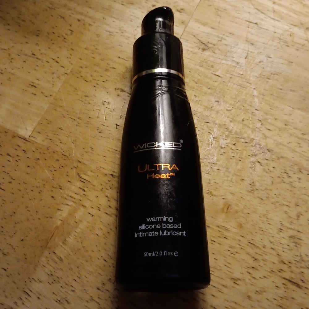 NWT WICKED SILICONE BASE LUBRICANT